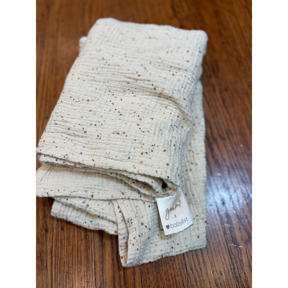 Goumi x Babylist Muslin Swaddle Blanket Speckled Terrazzo Cream Neutral